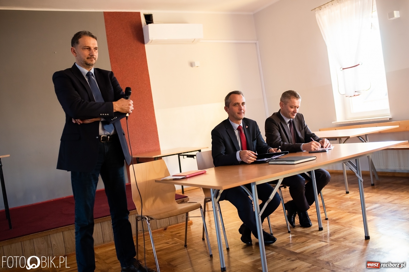 Zdjęcie w galerii na portalu naszraciborz.pl: Gaz, ekrany i rozkład jazdy. Miedonia przepytała prezydenta [FOTO i AUDIO] wiadomości z regionu