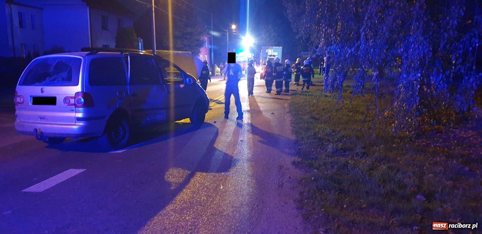 Zdjęcie w galerii na portalu naszraciborz.pl: Zderzenie dwóch volkswagenów w Pawłowie [FOTO] wiadomości z regionu