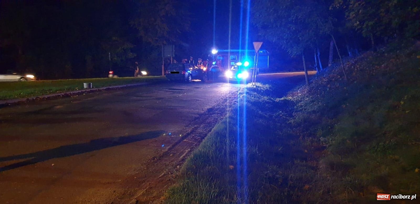 Zdjęcie w galerii na portalu naszraciborz.pl: Zderzenie dwóch volkswagenów w Pawłowie [FOTO] wiadomości z regionu