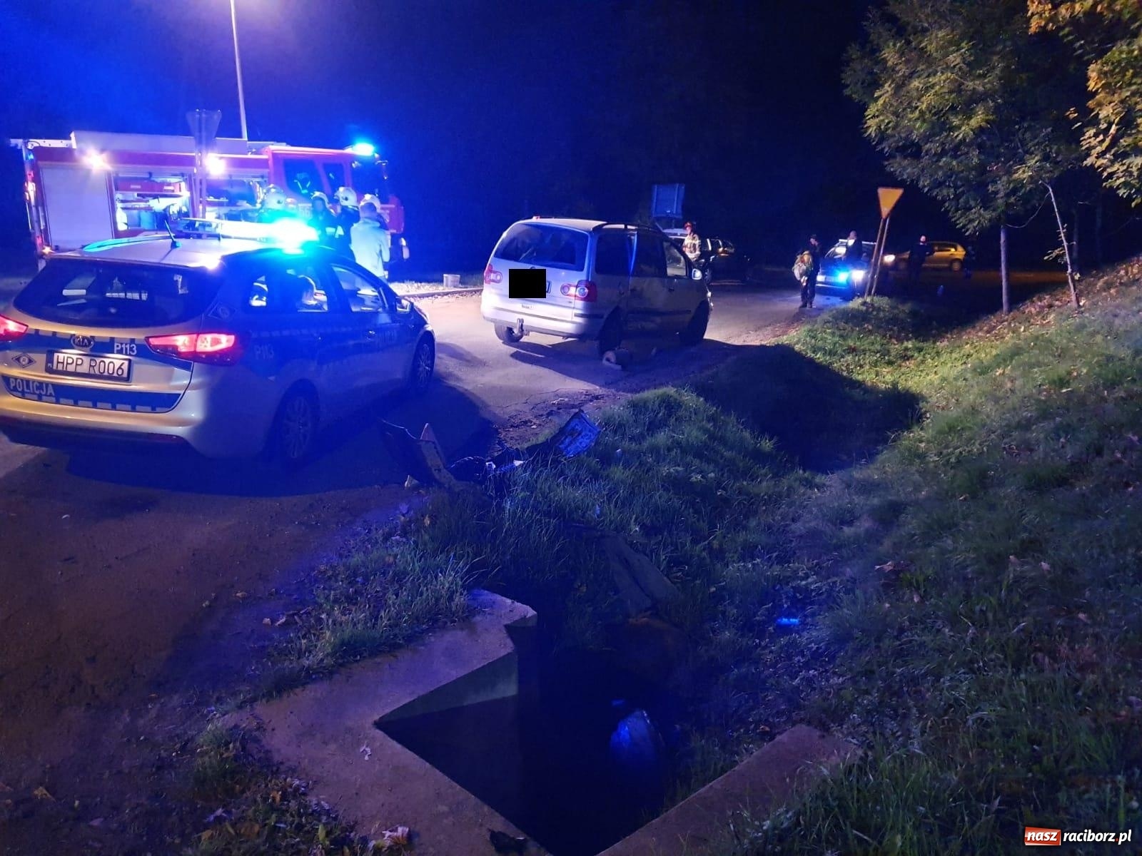 Zdjęcie w galerii na portalu naszraciborz.pl: Zderzenie dwóch volkswagenów w Pawłowie [FOTO] wiadomości z regionu