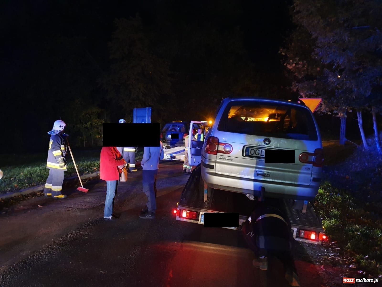 Zdjęcie w galerii na portalu naszraciborz.pl: Zderzenie dwóch volkswagenów w Pawłowie [FOTO] wiadomości z regionu