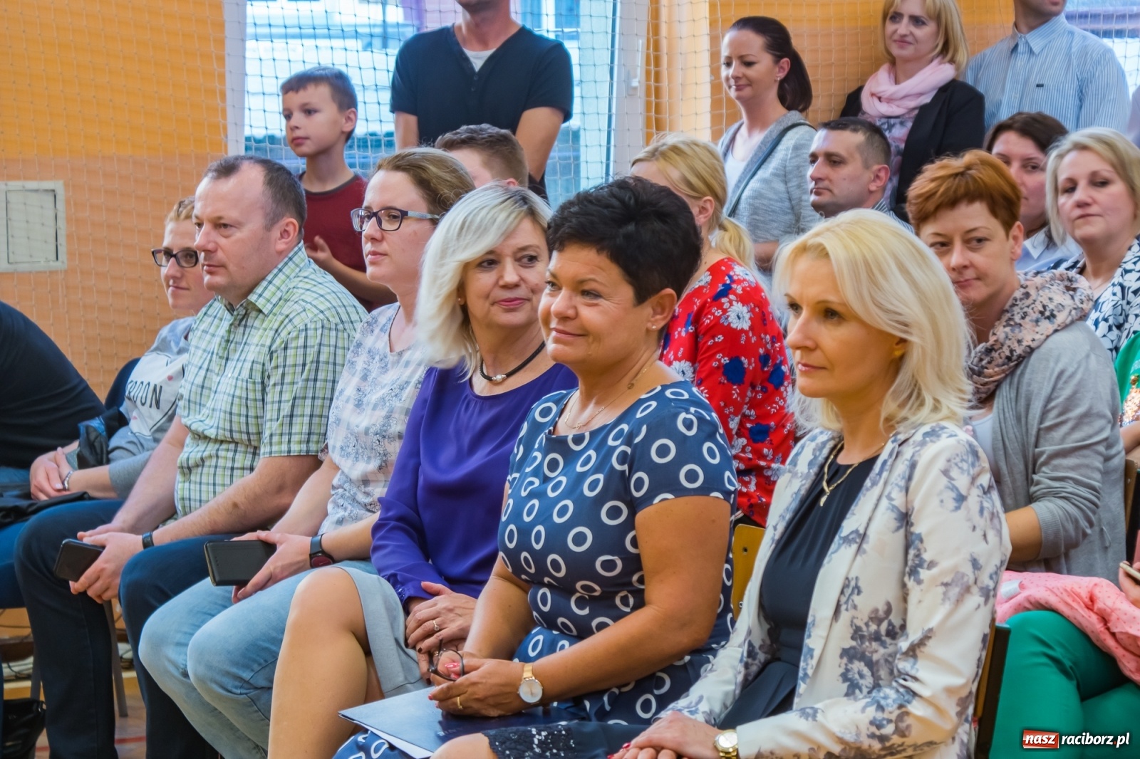 Zdjęcie w galerii na portalu naszraciborz.pl: Pierwszoklasiści dołączyli do grona uczniów SP 13 [FOTO i WIDEO] wiadomości z regionu