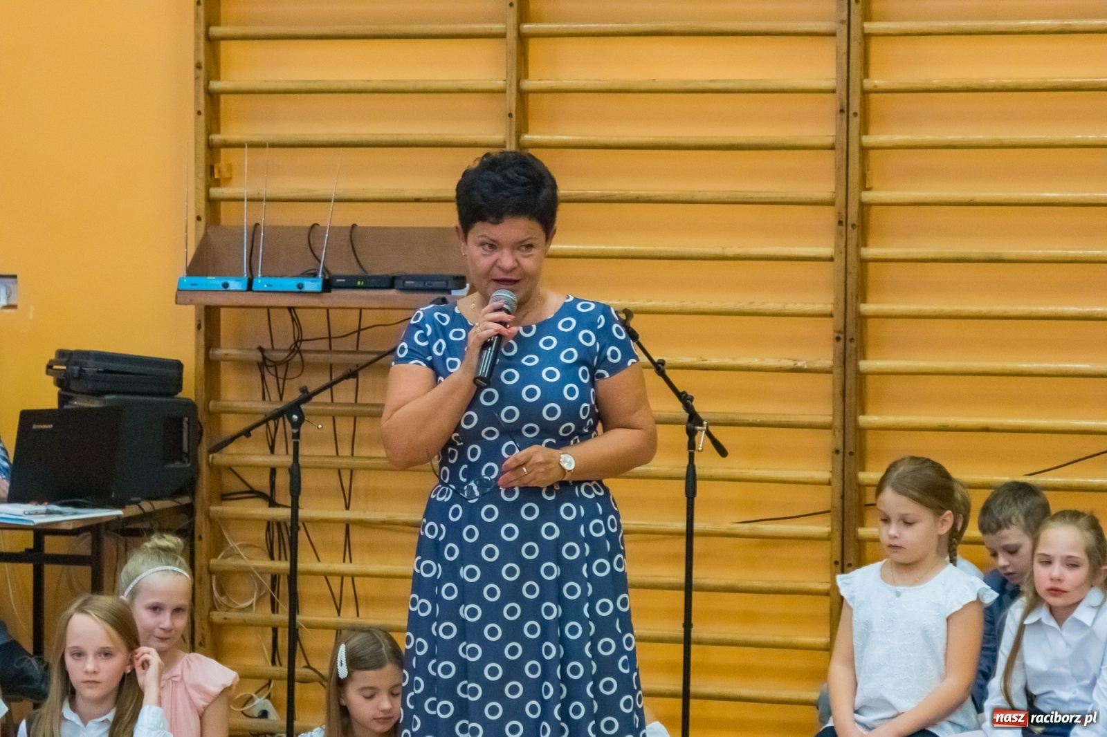 Zdjęcie w galerii na portalu naszraciborz.pl: Pierwszoklasiści dołączyli do grona uczniów SP 13 [FOTO i WIDEO] wiadomości z regionu