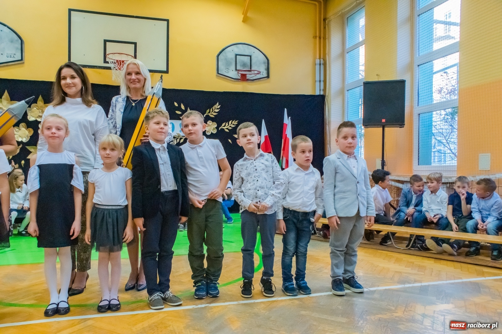 Zdjęcie w galerii na portalu naszraciborz.pl: Pierwszoklasiści dołączyli do grona uczniów SP 13 [FOTO i WIDEO] wiadomości z regionu