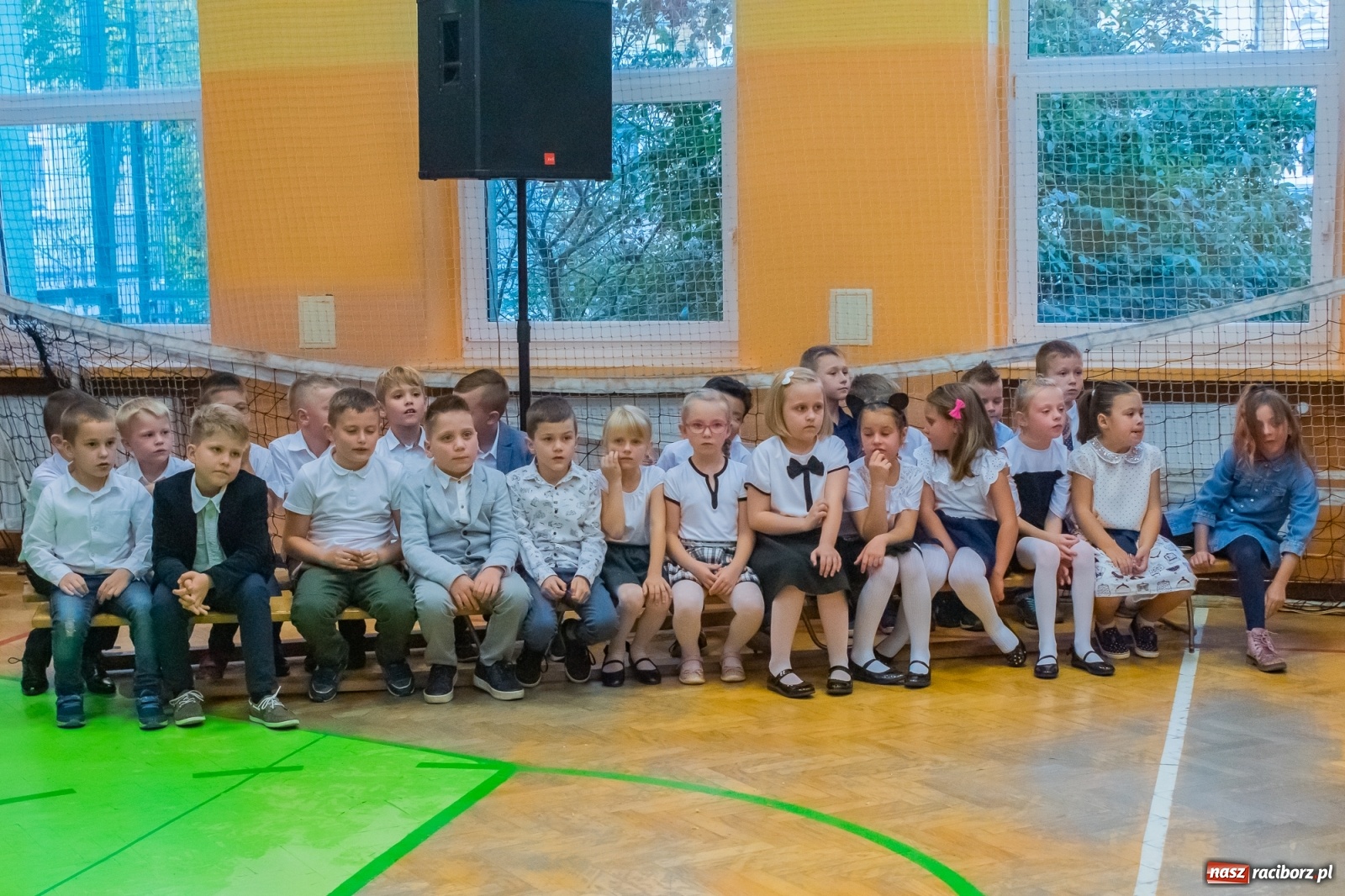 Zdjęcie w galerii na portalu naszraciborz.pl: Pierwszoklasiści dołączyli do grona uczniów SP 13 [FOTO i WIDEO] wiadomości z regionu