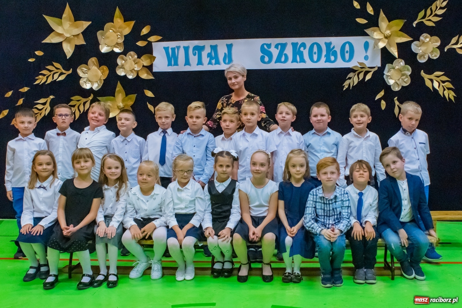 Zdjęcie w galerii na portalu naszraciborz.pl: Pierwszoklasiści dołączyli do grona uczniów SP 13 [FOTO i WIDEO] wiadomości z regionu