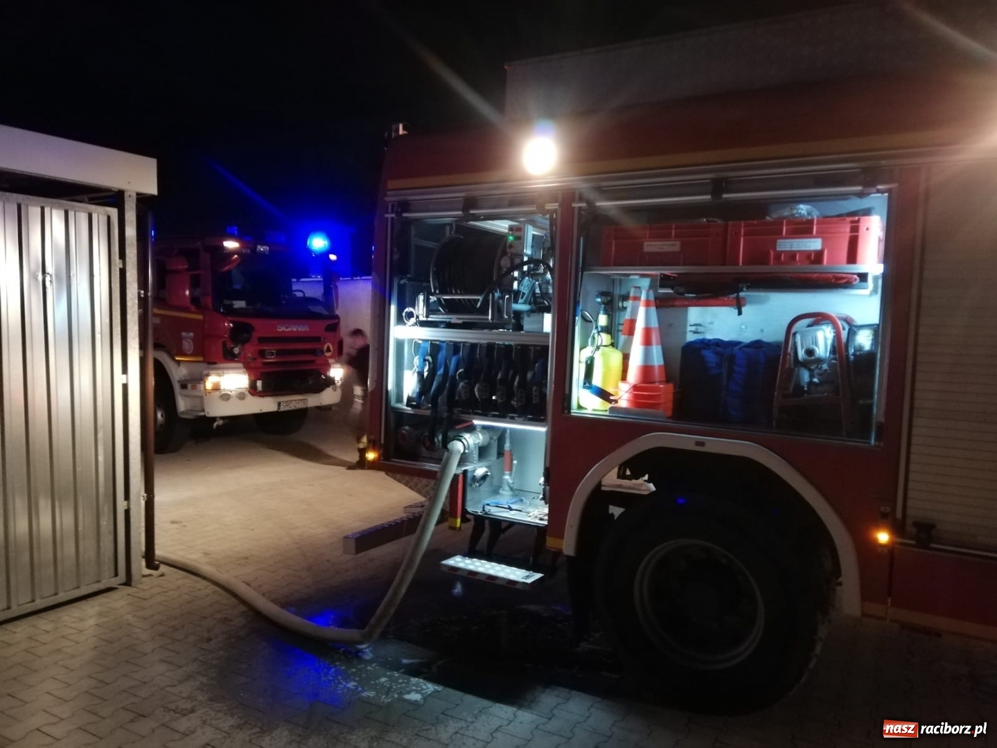 Zdjęcie w galerii na portalu naszraciborz.pl: Spłonęła skoda. Cztery pojazdy uszkodzone! wiadomości z regionu