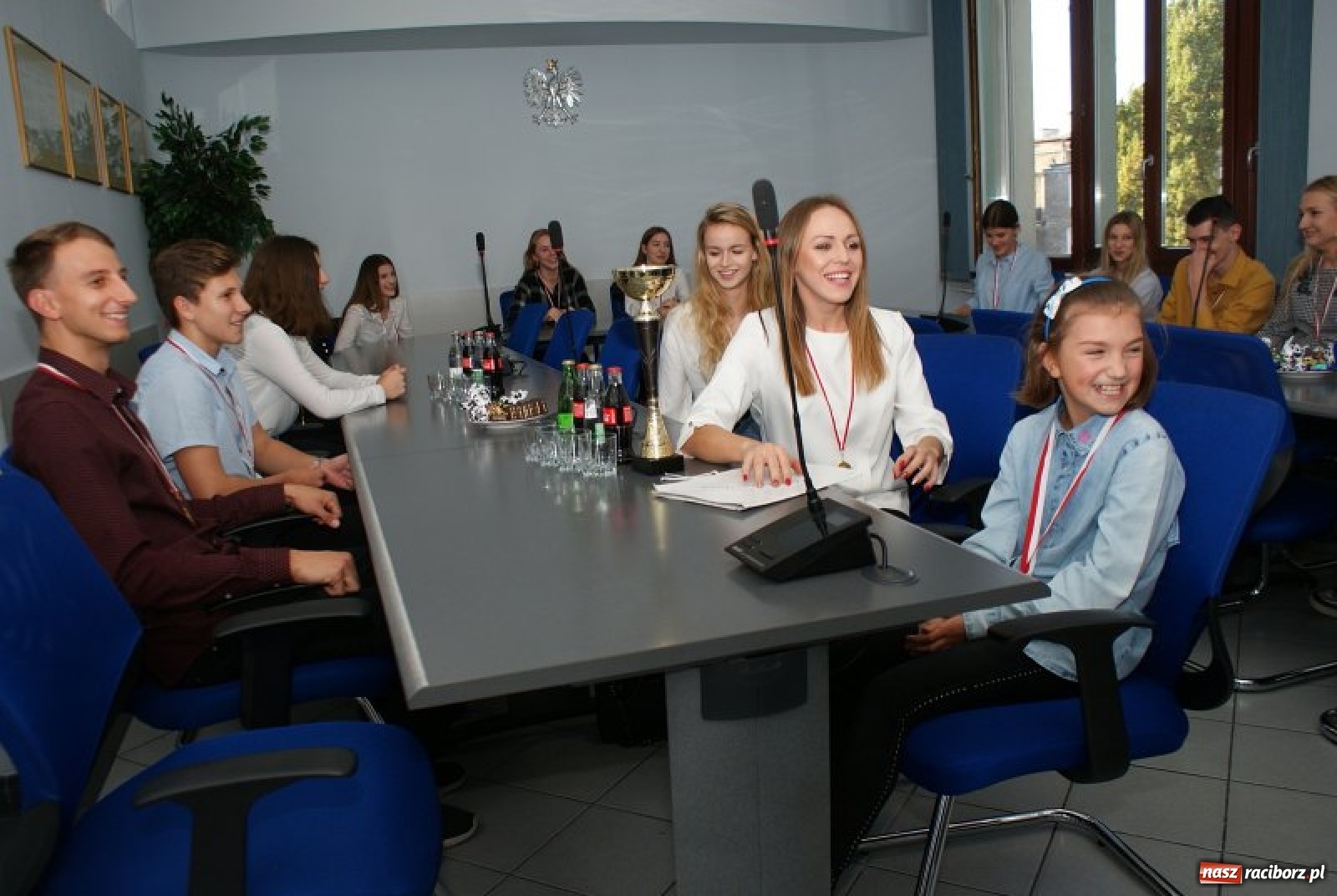 Zdjęcie w galerii na portalu naszraciborz.pl: Mistrzowie Świata ze Skazy u wiceprezydenta Michała Fity wiadomości z regionu