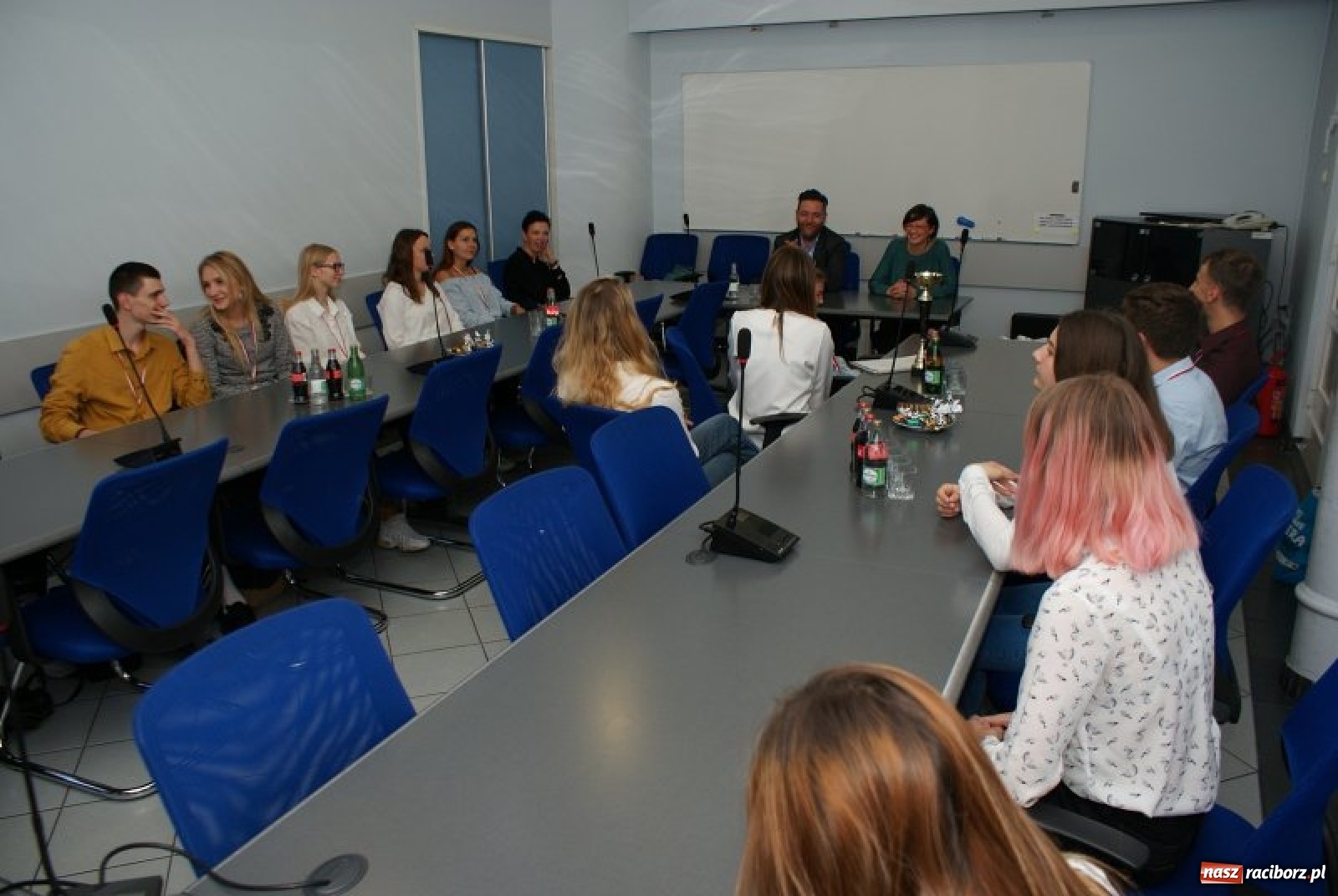 Zdjęcie w galerii na portalu naszraciborz.pl: Mistrzowie Świata ze Skazy u wiceprezydenta Michała Fity wiadomości z regionu