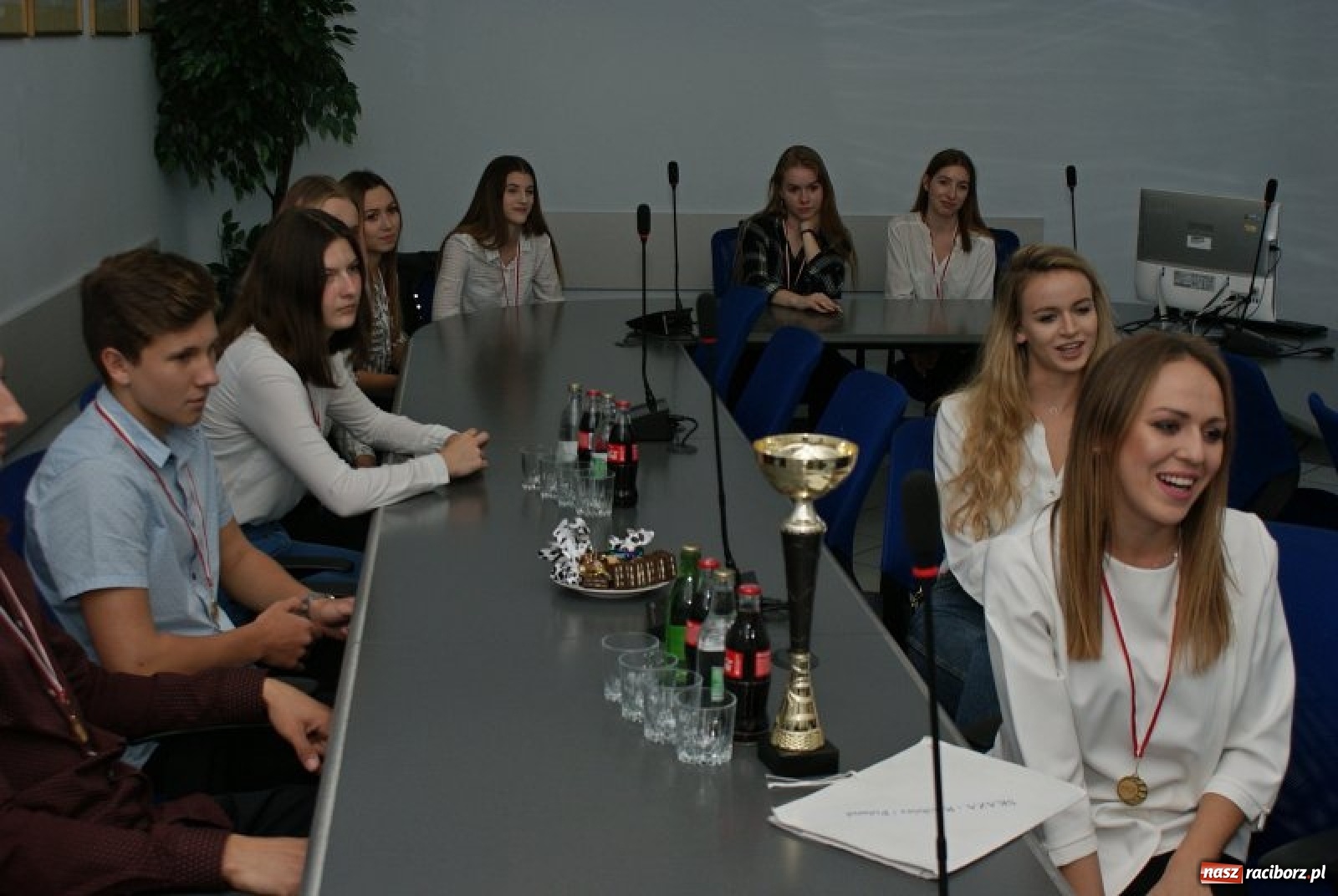 Zdjęcie w galerii na portalu naszraciborz.pl: Mistrzowie Świata ze Skazy u wiceprezydenta Michała Fity wiadomości z regionu