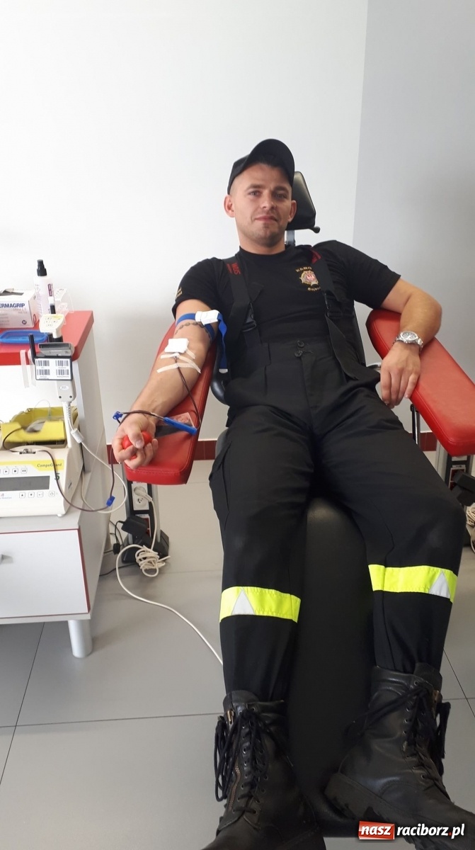 Zdjęcie w galerii na portalu naszraciborz.pl: Oddali krew dla poszkodowanych saperów wiadomości z regionu