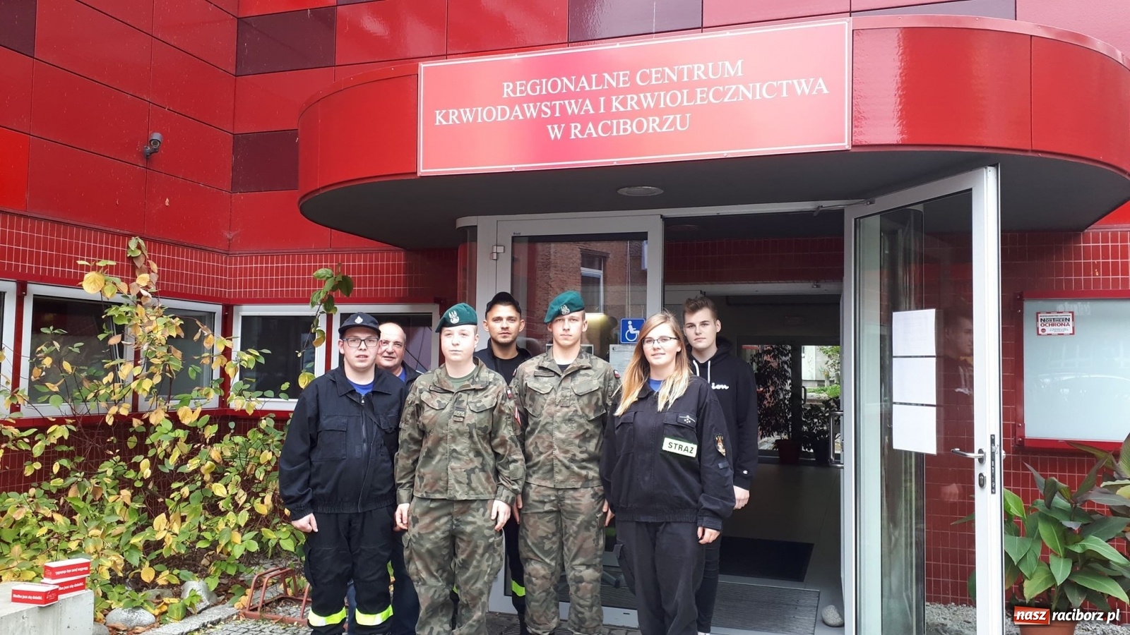 Zdjęcie w galerii na portalu naszraciborz.pl: Oddali krew dla poszkodowanych saperów wiadomości z regionu