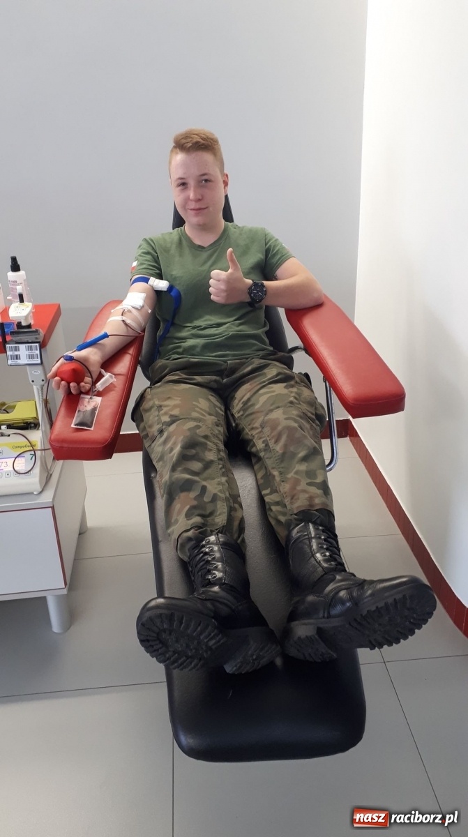 Zdjęcie w galerii na portalu naszraciborz.pl: Oddali krew dla poszkodowanych saperów wiadomości z regionu