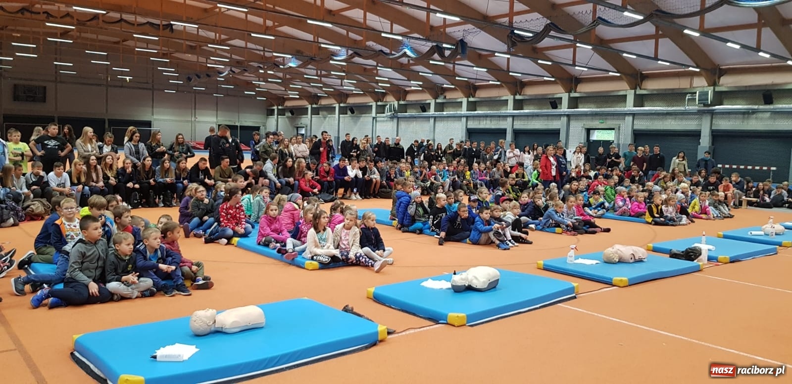 Zdjęcie w galerii na portalu naszraciborz.pl: ZSOMS edukuje z okazji Europejskiego Dnia Przywracania Czynności Serca  wiadomości z regionu