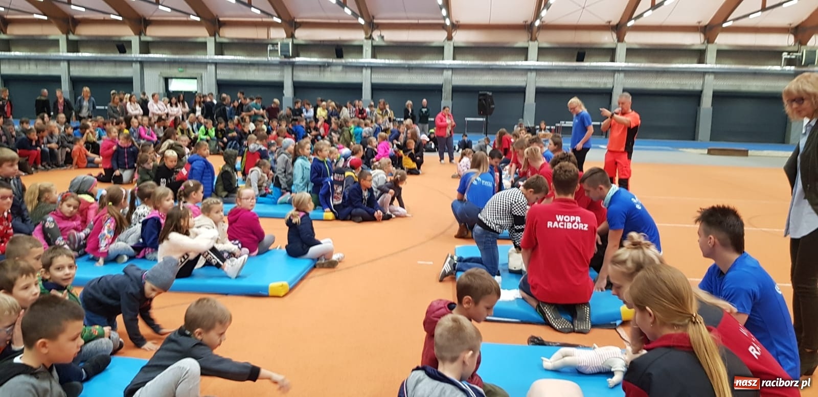 Zdjęcie w galerii na portalu naszraciborz.pl: ZSOMS edukuje z okazji Europejskiego Dnia Przywracania Czynności Serca  wiadomości z regionu