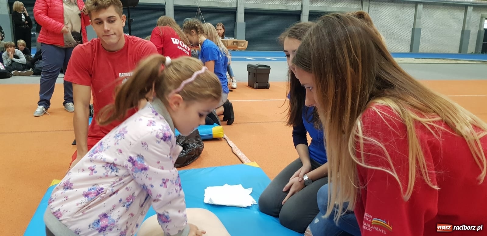 Zdjęcie w galerii na portalu naszraciborz.pl: ZSOMS edukuje z okazji Europejskiego Dnia Przywracania Czynności Serca  wiadomości z regionu