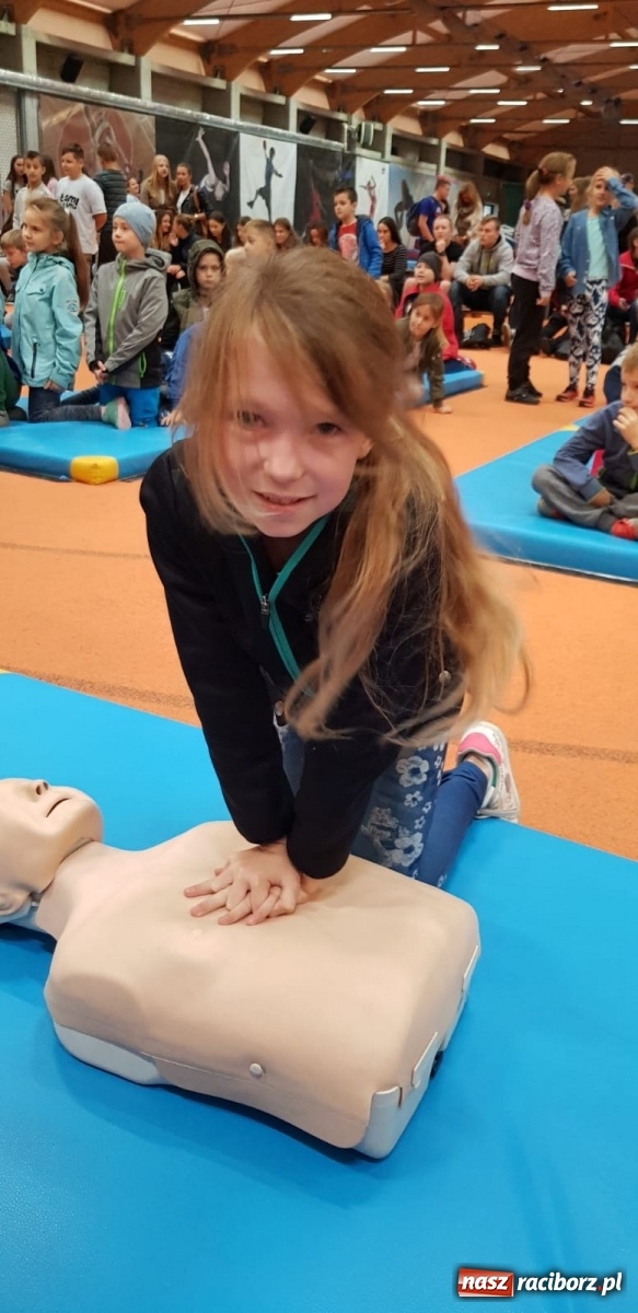 Zdjęcie w galerii na portalu naszraciborz.pl: ZSOMS edukuje z okazji Europejskiego Dnia Przywracania Czynności Serca  wiadomości z regionu