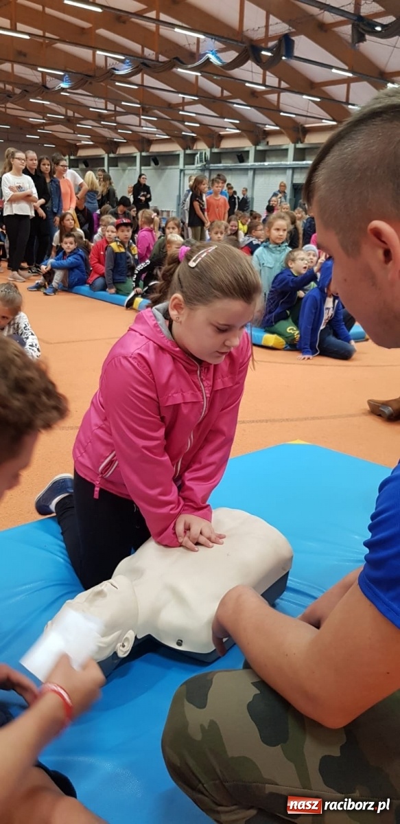 Zdjęcie w galerii na portalu naszraciborz.pl: ZSOMS edukuje z okazji Europejskiego Dnia Przywracania Czynności Serca  wiadomości z regionu