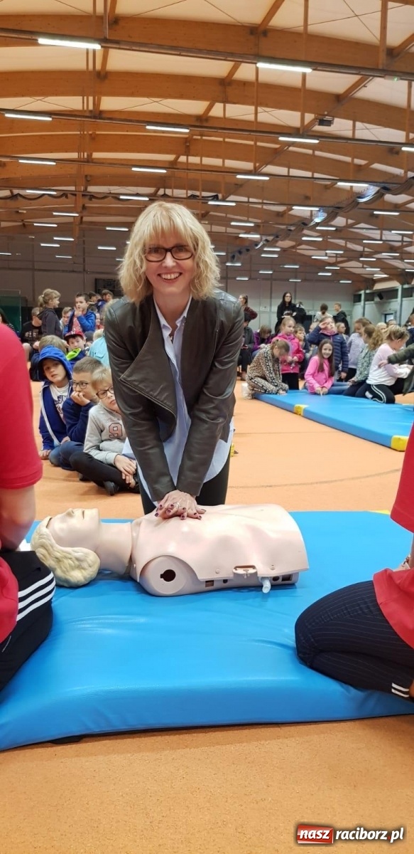 Zdjęcie w galerii na portalu naszraciborz.pl: ZSOMS edukuje z okazji Europejskiego Dnia Przywracania Czynności Serca  wiadomości z regionu