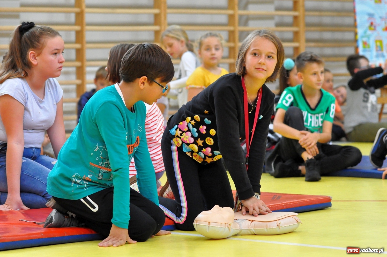 Zdjęcie w galerii na portalu naszraciborz.pl: #UczymyRatować w SP 1 na Ostrogu [FOTO i WIDEO]  wiadomości z regionu