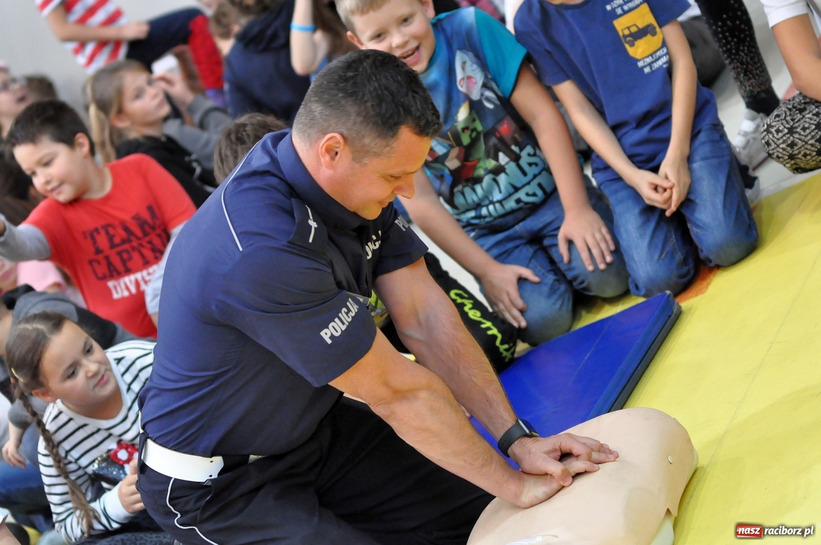 Zdjęcie w galerii na portalu naszraciborz.pl: #UczymyRatować w SP 1 na Ostrogu [FOTO i WIDEO]  wiadomości z regionu