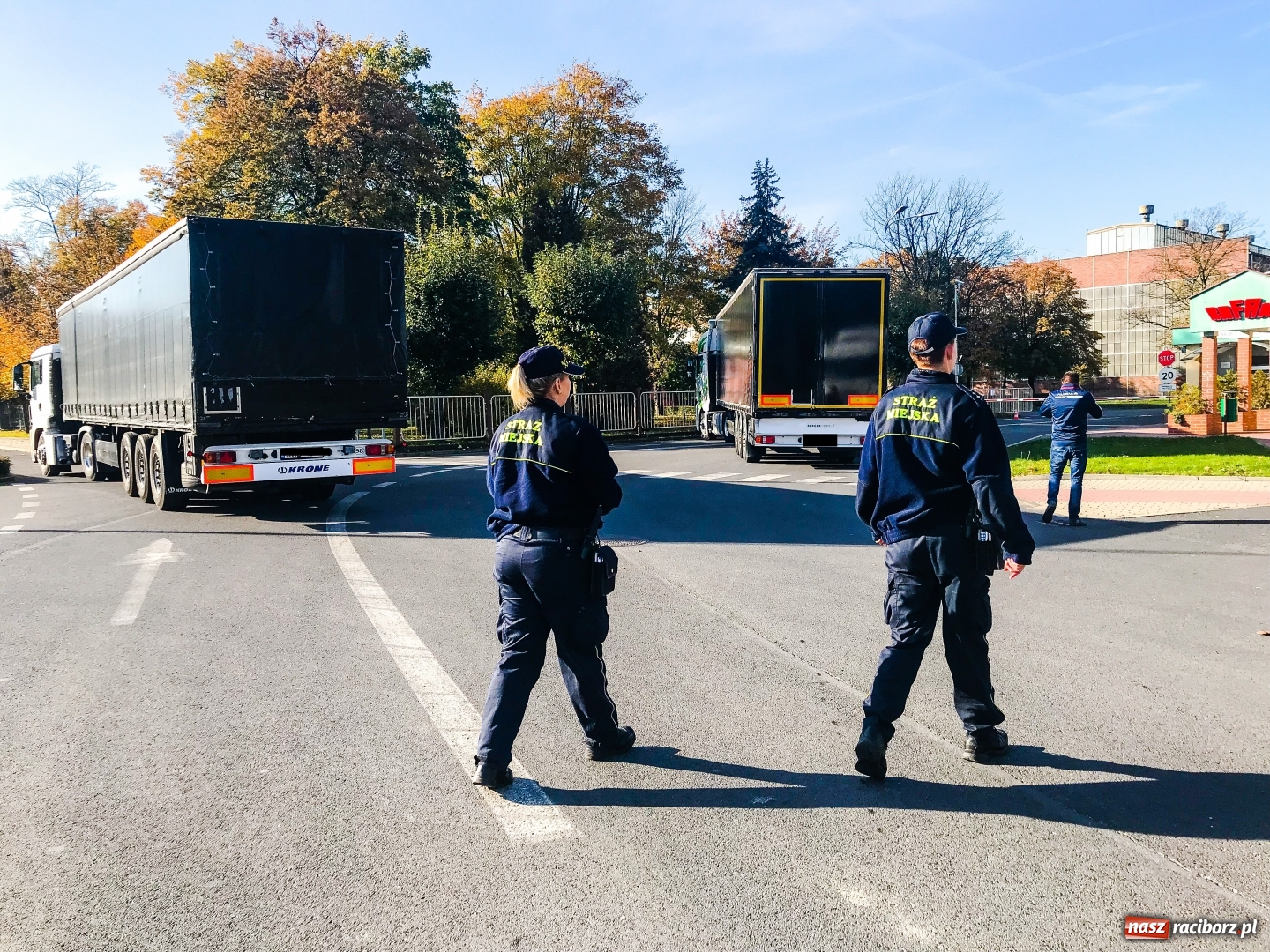 Zdjęcie w galerii na portalu naszraciborz.pl: Zablokowano wjazdy do Rafako. Wierzyciele żądają zapłaty!  wiadomości z regionu