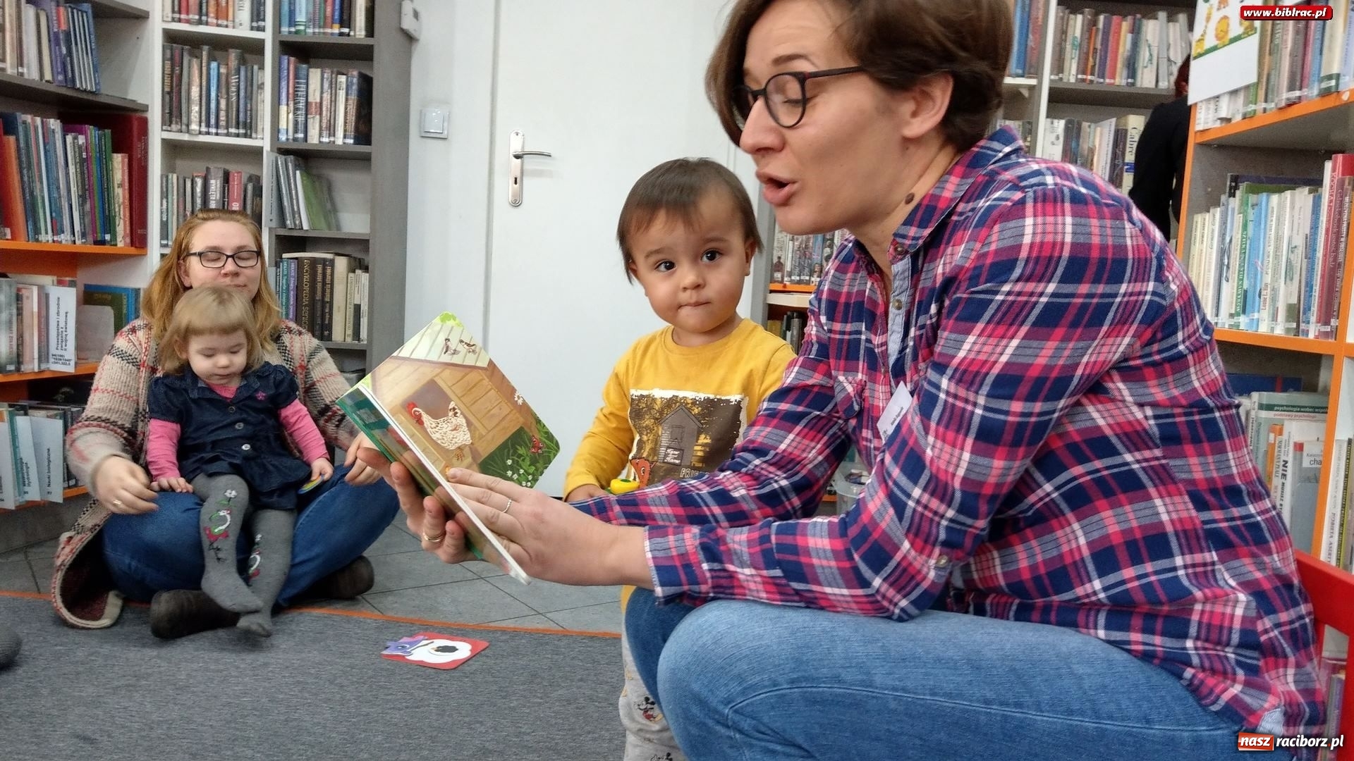 Zdjęcie w galerii na portalu naszraciborz.pl: Zwierzaki-dzieciaki w Klubie Malucha na Ostrogu wiadomości z regionu