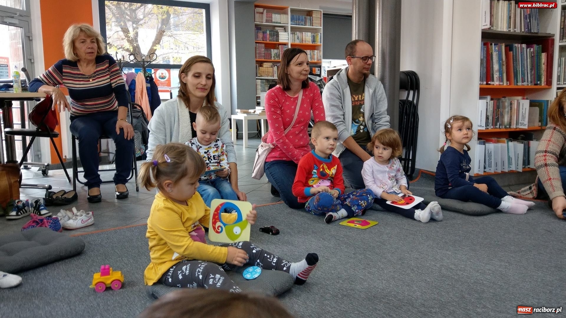 Zdjęcie w galerii na portalu naszraciborz.pl: Zwierzaki-dzieciaki w Klubie Malucha na Ostrogu wiadomości z regionu