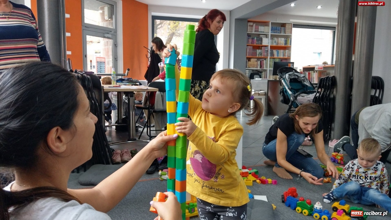 Zdjęcie w galerii na portalu naszraciborz.pl: Zwierzaki-dzieciaki w Klubie Malucha na Ostrogu wiadomości z regionu