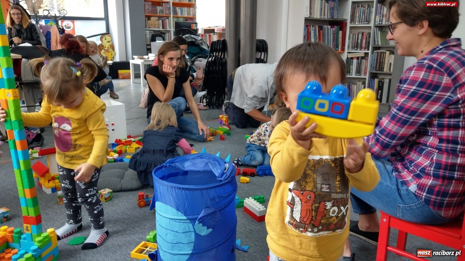 Zdjęcie w galerii na portalu naszraciborz.pl: Zwierzaki-dzieciaki w Klubie Malucha na Ostrogu wiadomości z regionu