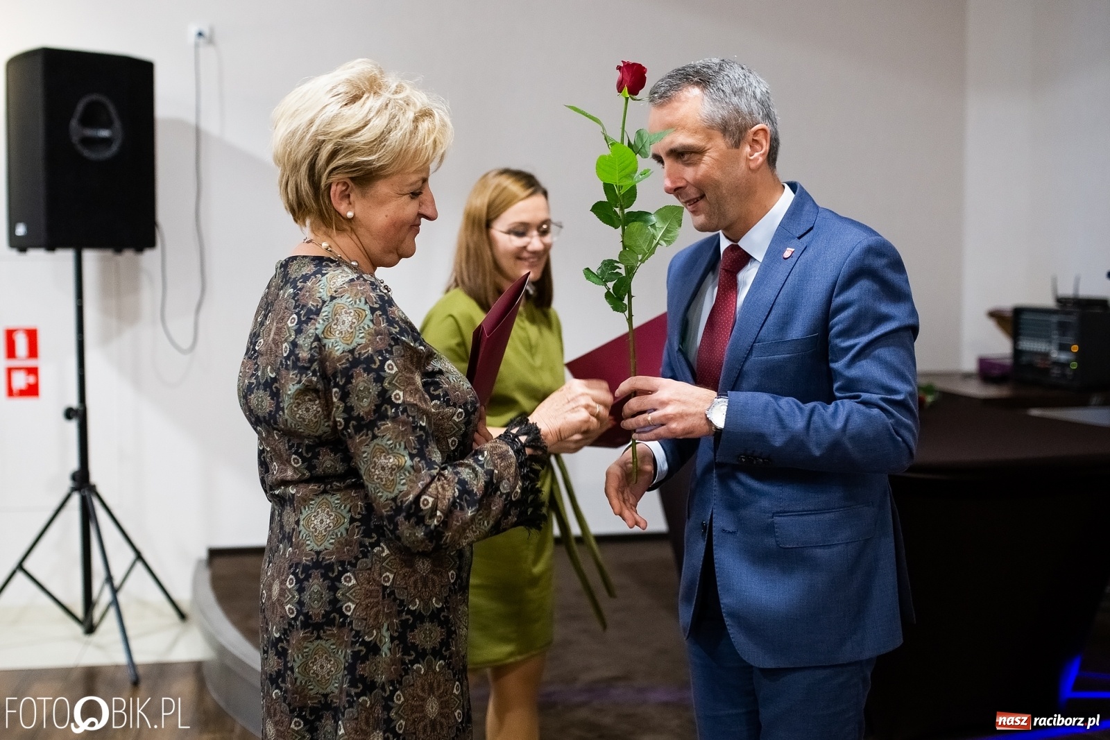 Zdjęcie w galerii na portalu naszraciborz.pl: Miejskie obchody Święta Edukacji Narodowej [FOTO] wiadomości z regionu