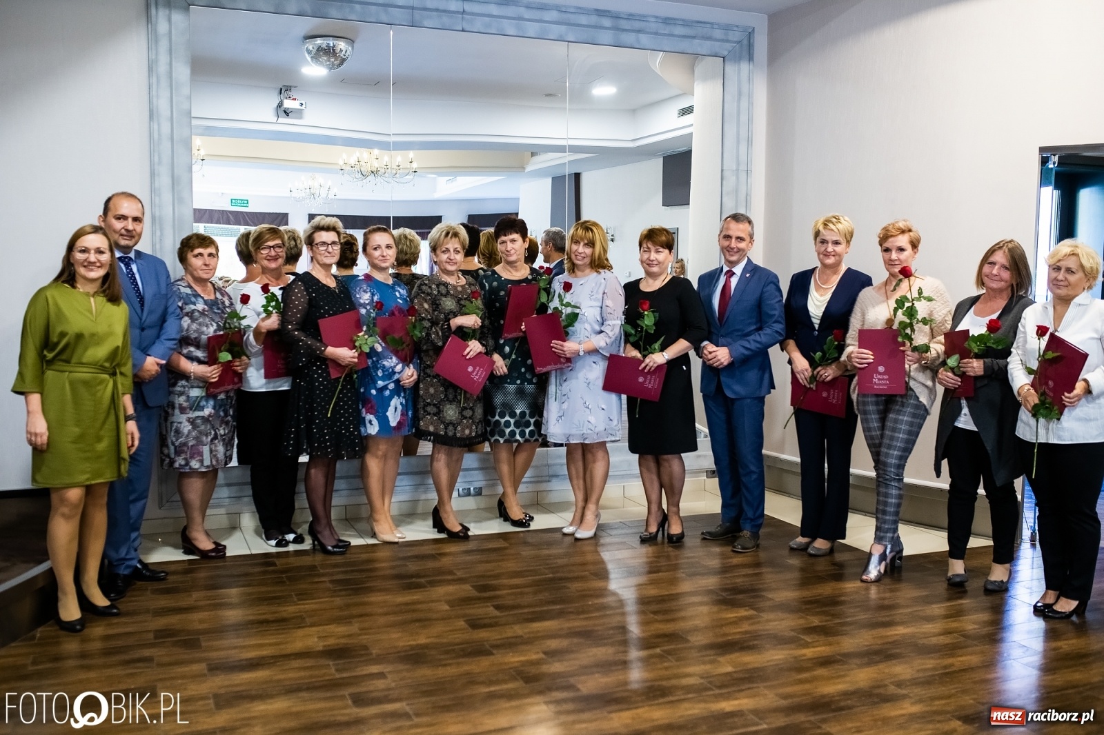 Zdjęcie w galerii na portalu naszraciborz.pl: Miejskie obchody Święta Edukacji Narodowej [FOTO] wiadomości z regionu