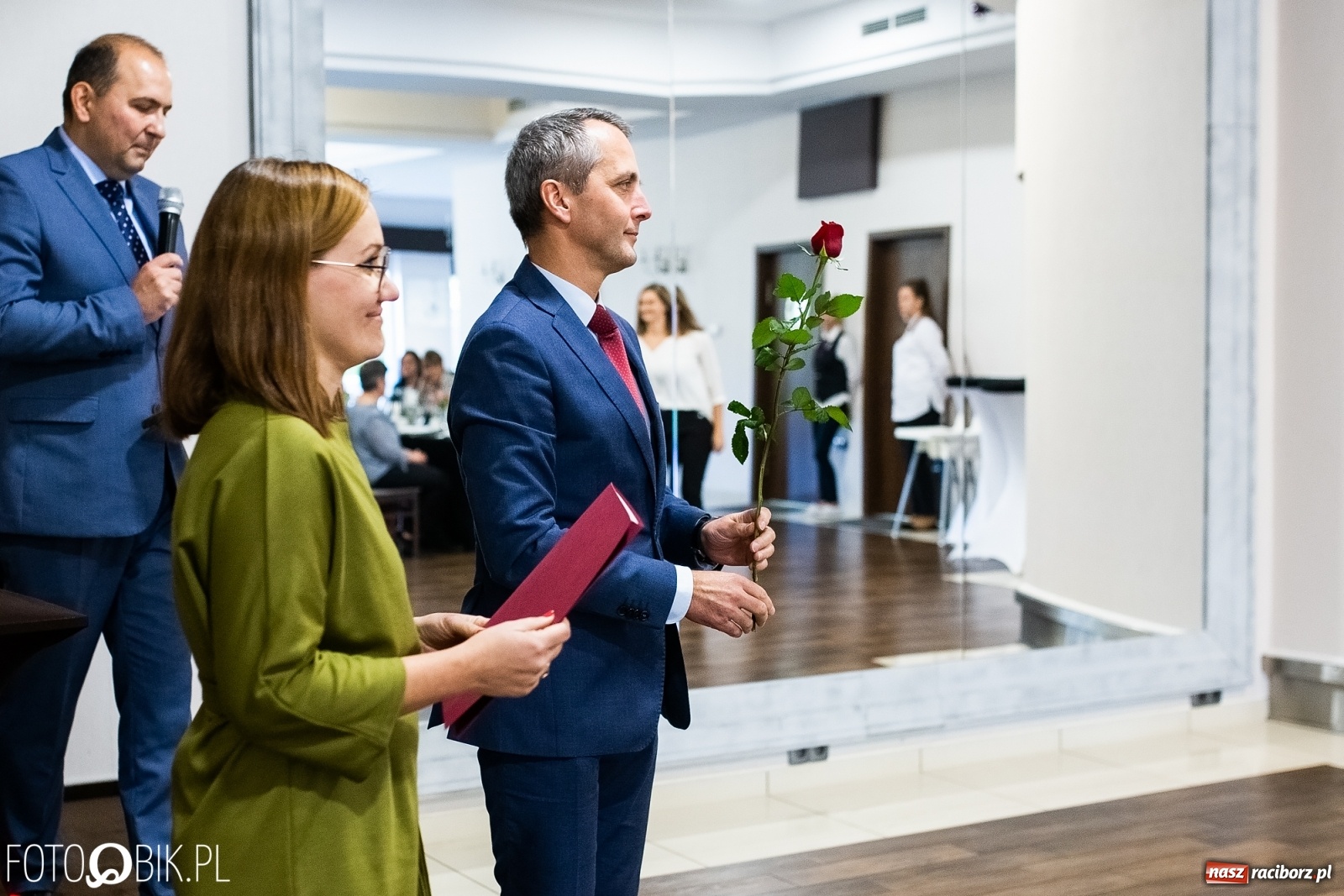 Zdjęcie w galerii na portalu naszraciborz.pl: Miejskie obchody Święta Edukacji Narodowej [FOTO] wiadomości z regionu