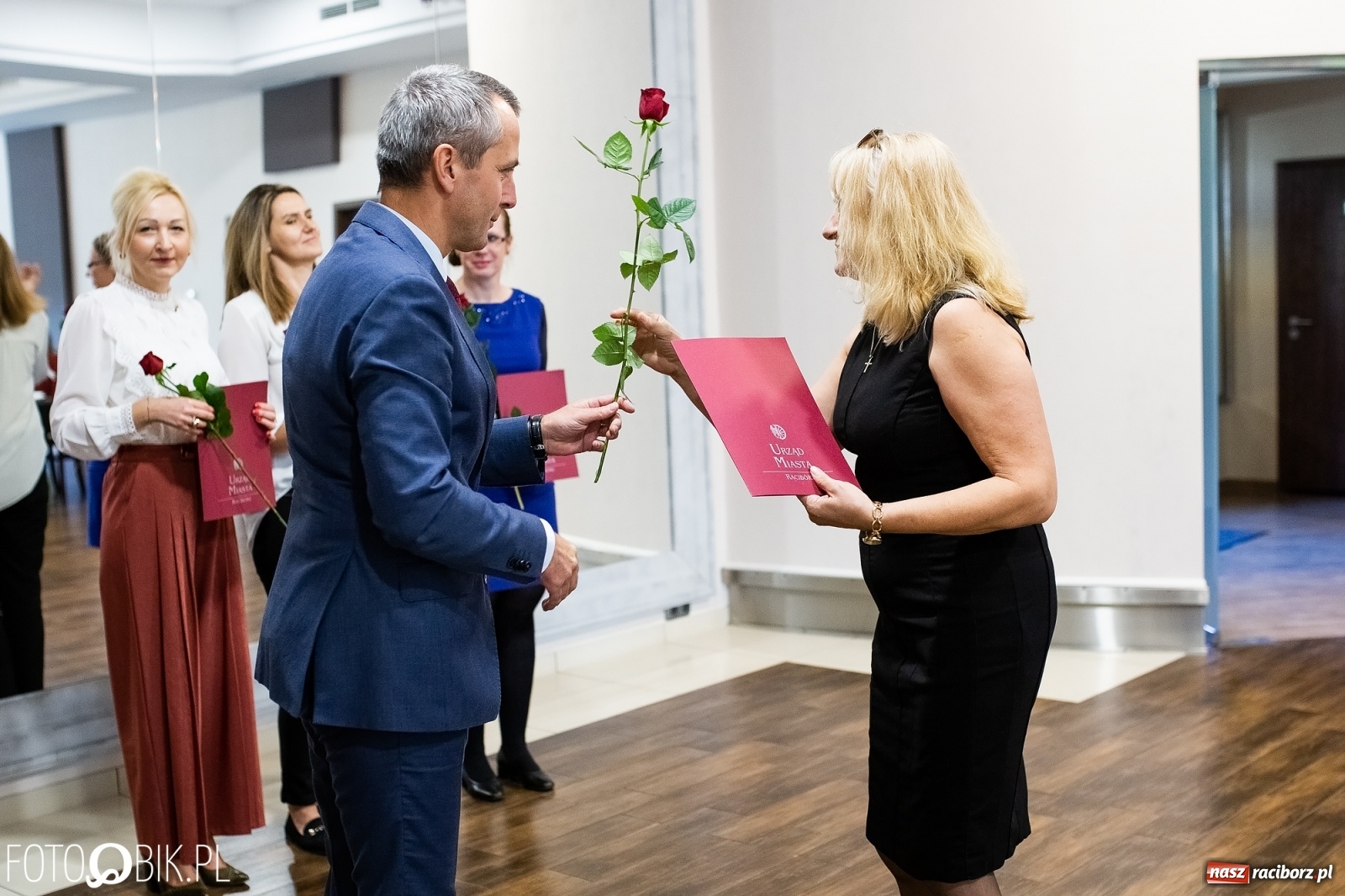 Zdjęcie w galerii na portalu naszraciborz.pl: Miejskie obchody Święta Edukacji Narodowej [FOTO] wiadomości z regionu