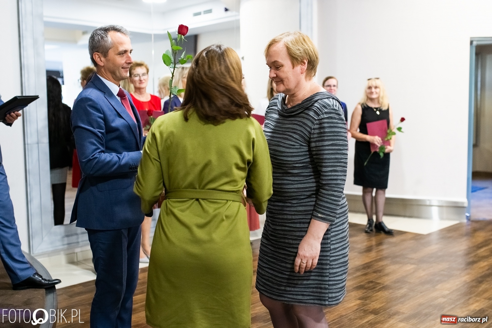 Zdjęcie w galerii na portalu naszraciborz.pl: Miejskie obchody Święta Edukacji Narodowej [FOTO] wiadomości z regionu