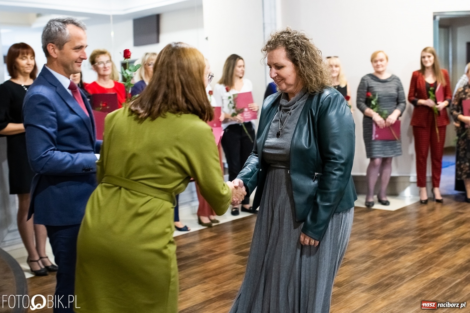 Zdjęcie w galerii na portalu naszraciborz.pl: Miejskie obchody Święta Edukacji Narodowej [FOTO] wiadomości z regionu