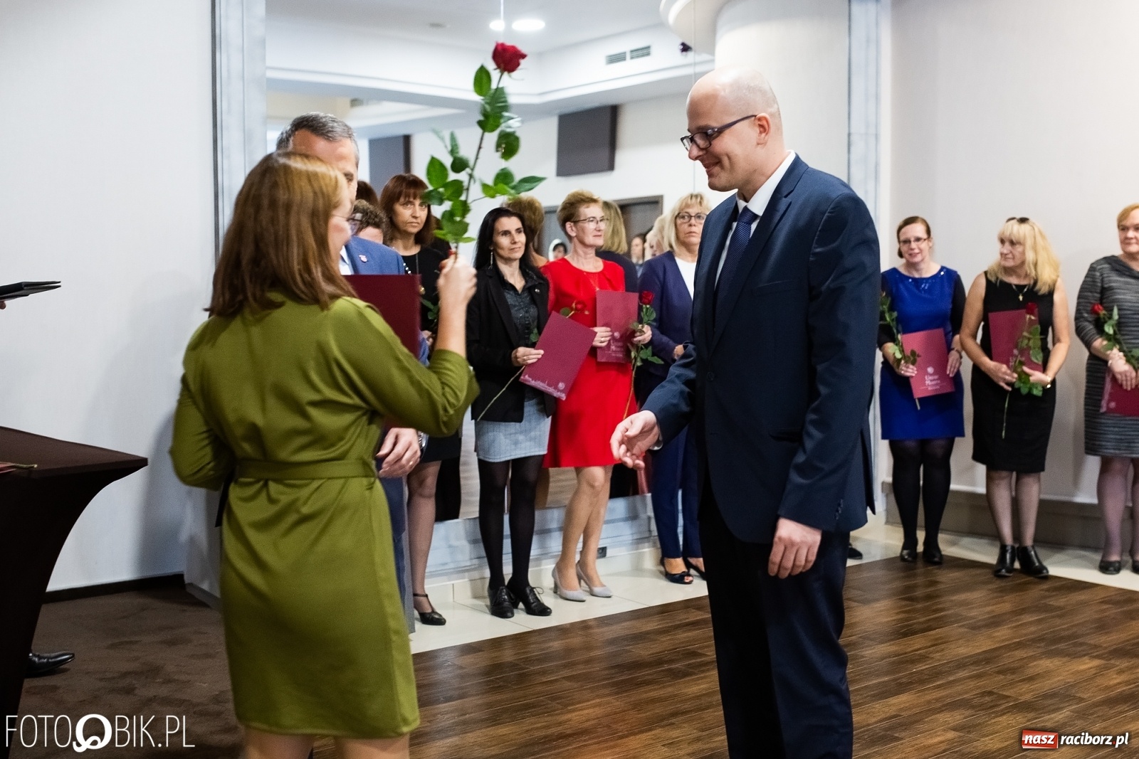 Zdjęcie w galerii na portalu naszraciborz.pl: Miejskie obchody Święta Edukacji Narodowej [FOTO] wiadomości z regionu