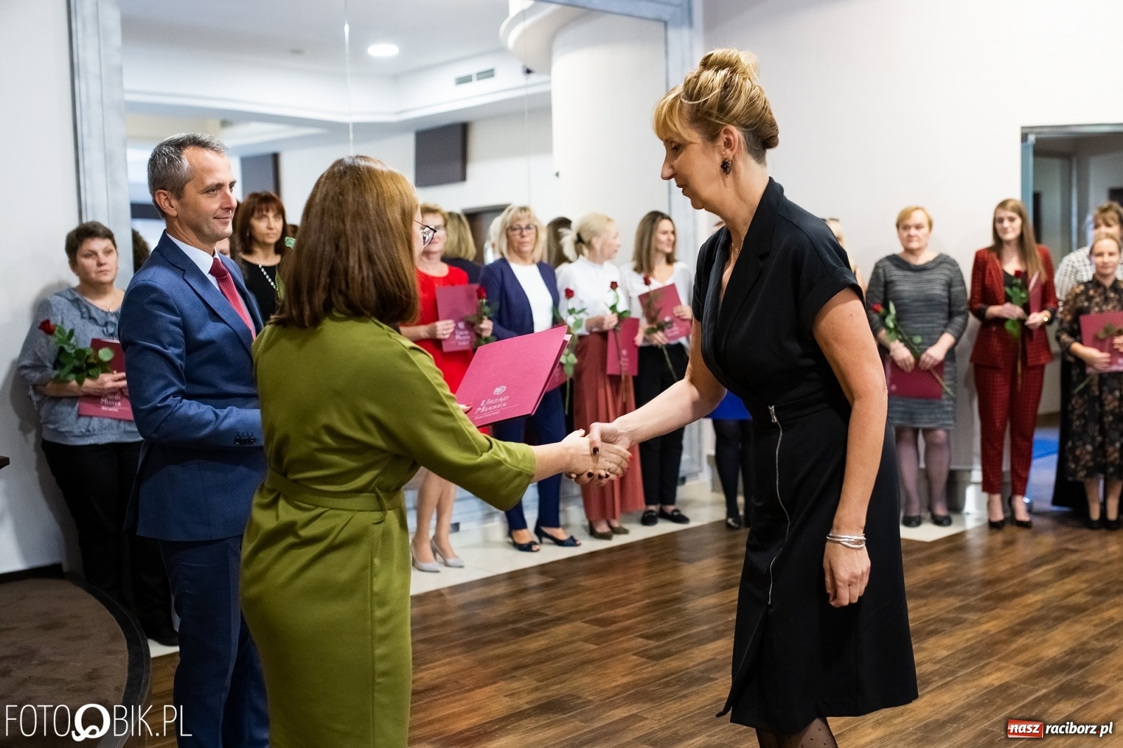Zdjęcie w galerii na portalu naszraciborz.pl: Miejskie obchody Święta Edukacji Narodowej [FOTO] wiadomości z regionu