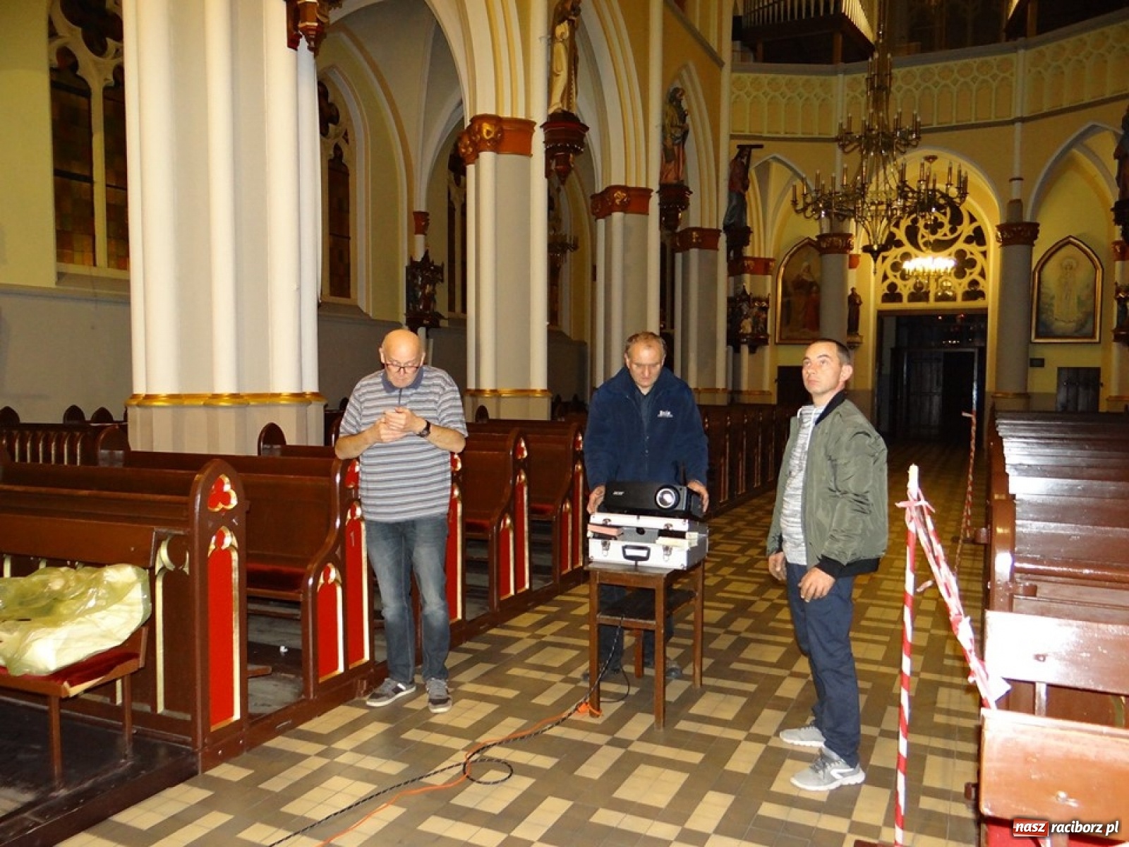 Zdjęcie w galerii na portalu naszraciborz.pl: Kościół na Ostrogu już w niedzielę zamieni się w kino  wiadomości z regionu