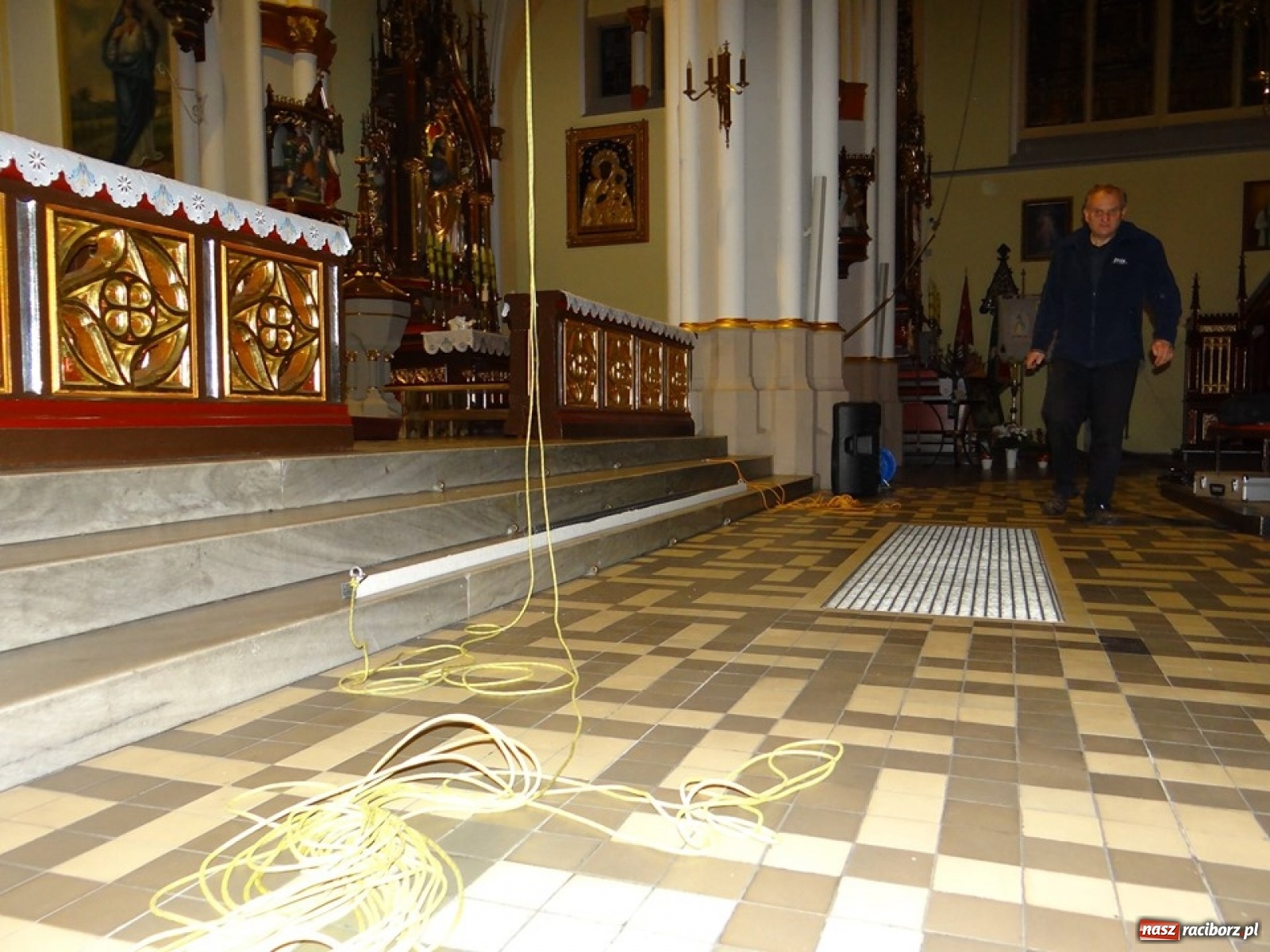 Zdjęcie w galerii na portalu naszraciborz.pl: Kościół na Ostrogu już w niedzielę zamieni się w kino  wiadomości z regionu