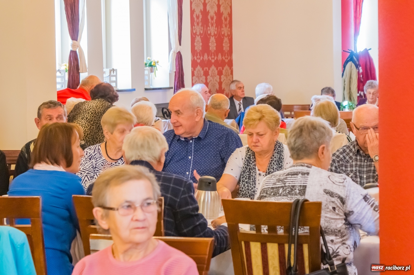 Zdjęcie w galerii na portalu naszraciborz.pl: Seniorzy świętowali w Raciborskiej [FOTO] wiadomości z regionu