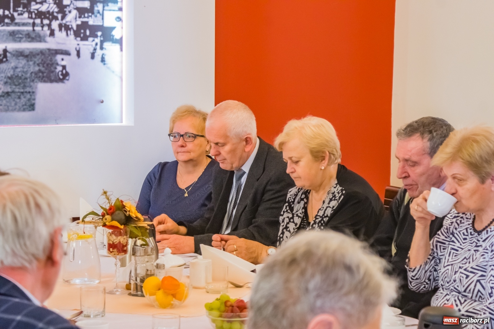 Zdjęcie w galerii na portalu naszraciborz.pl: Seniorzy świętowali w Raciborskiej [FOTO] wiadomości z regionu