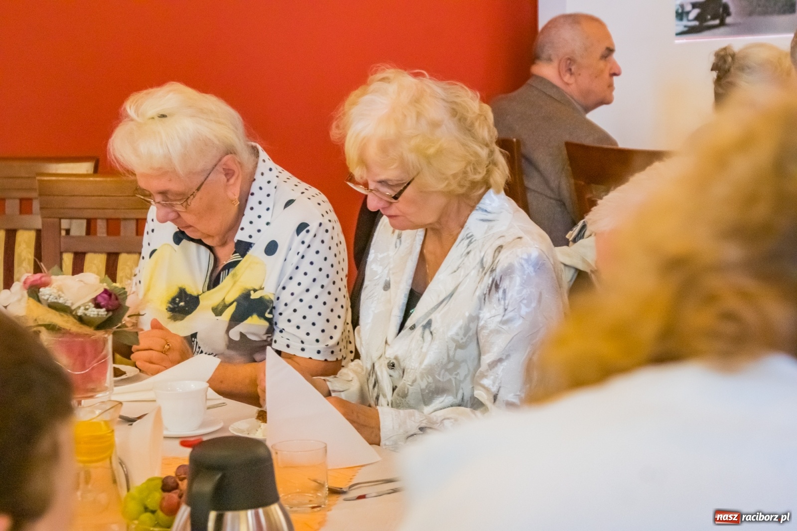Zdjęcie w galerii na portalu naszraciborz.pl: Seniorzy świętowali w Raciborskiej [FOTO] wiadomości z regionu