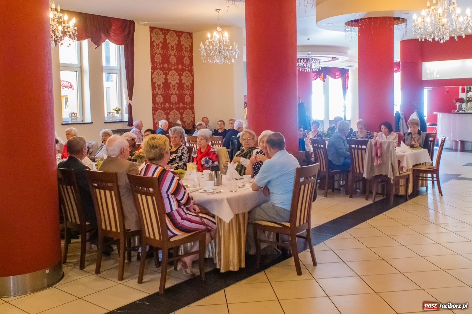 Zdjęcie w galerii na portalu naszraciborz.pl: Seniorzy świętowali w Raciborskiej [FOTO] wiadomości z regionu