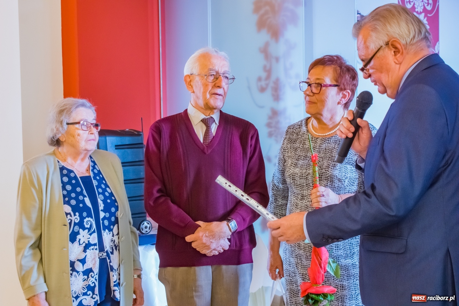 Zdjęcie w galerii na portalu naszraciborz.pl: Seniorzy świętowali w Raciborskiej [FOTO] wiadomości z regionu