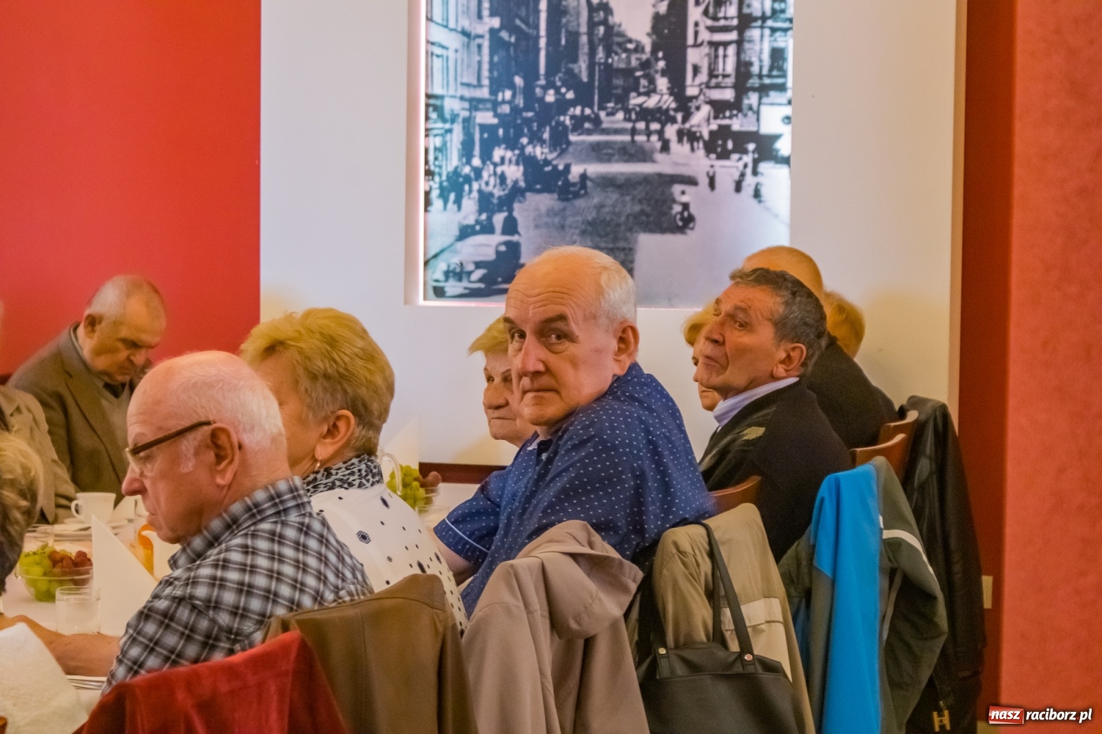 Zdjęcie w galerii na portalu naszraciborz.pl: Seniorzy świętowali w Raciborskiej [FOTO] wiadomości z regionu