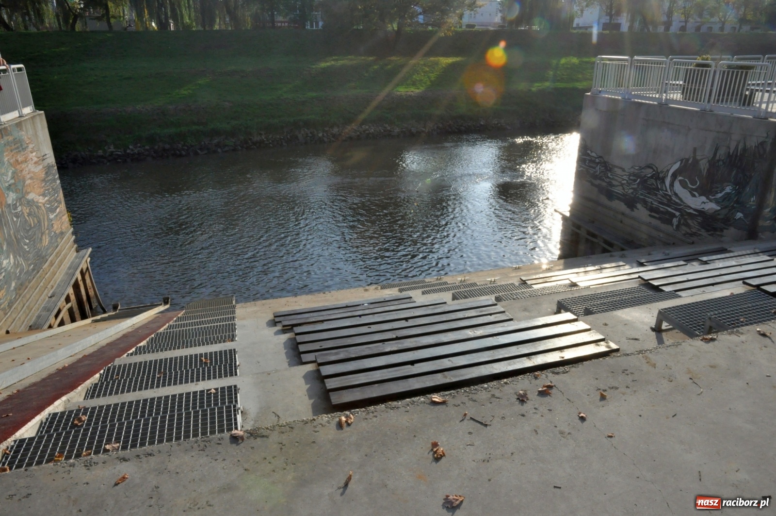 Zdjęcie w galerii na portalu naszraciborz.pl: Co zawiniło? Oficjalne stanowisko w sprawie niskiego stanu wody w Odrze miejskiej  wiadomości z regionu