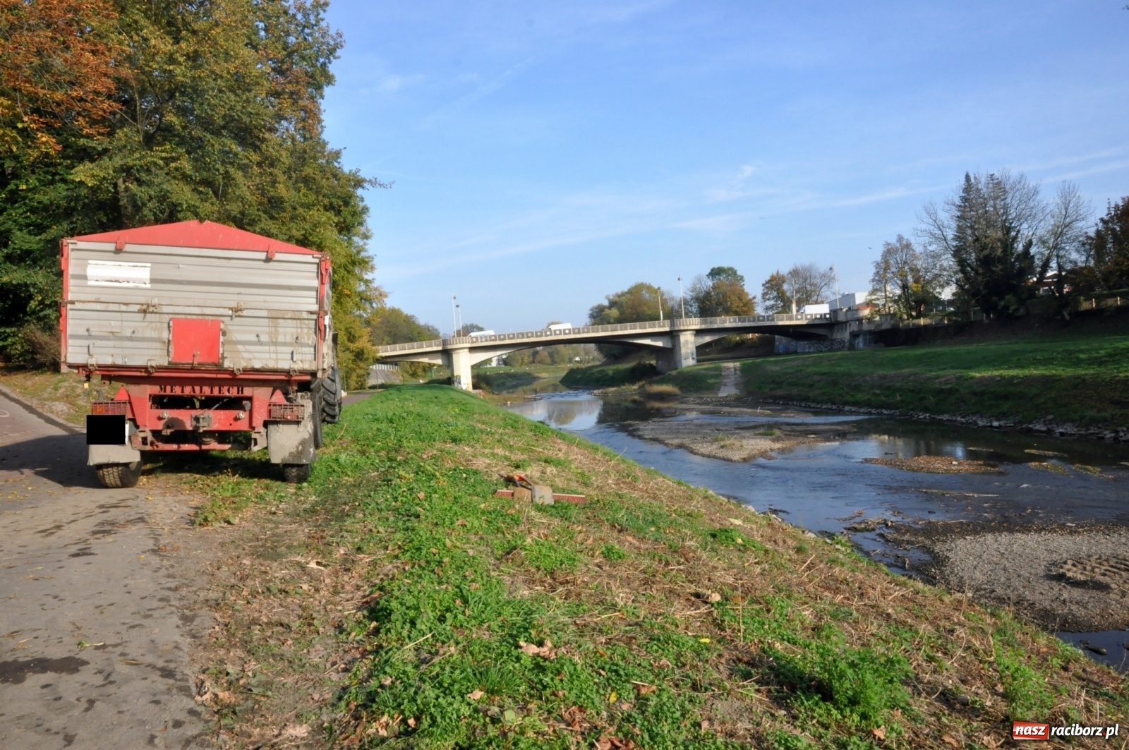 Zdjęcie w galerii na portalu naszraciborz.pl: Co zawiniło? Oficjalne stanowisko w sprawie niskiego stanu wody w Odrze miejskiej  wiadomości z regionu