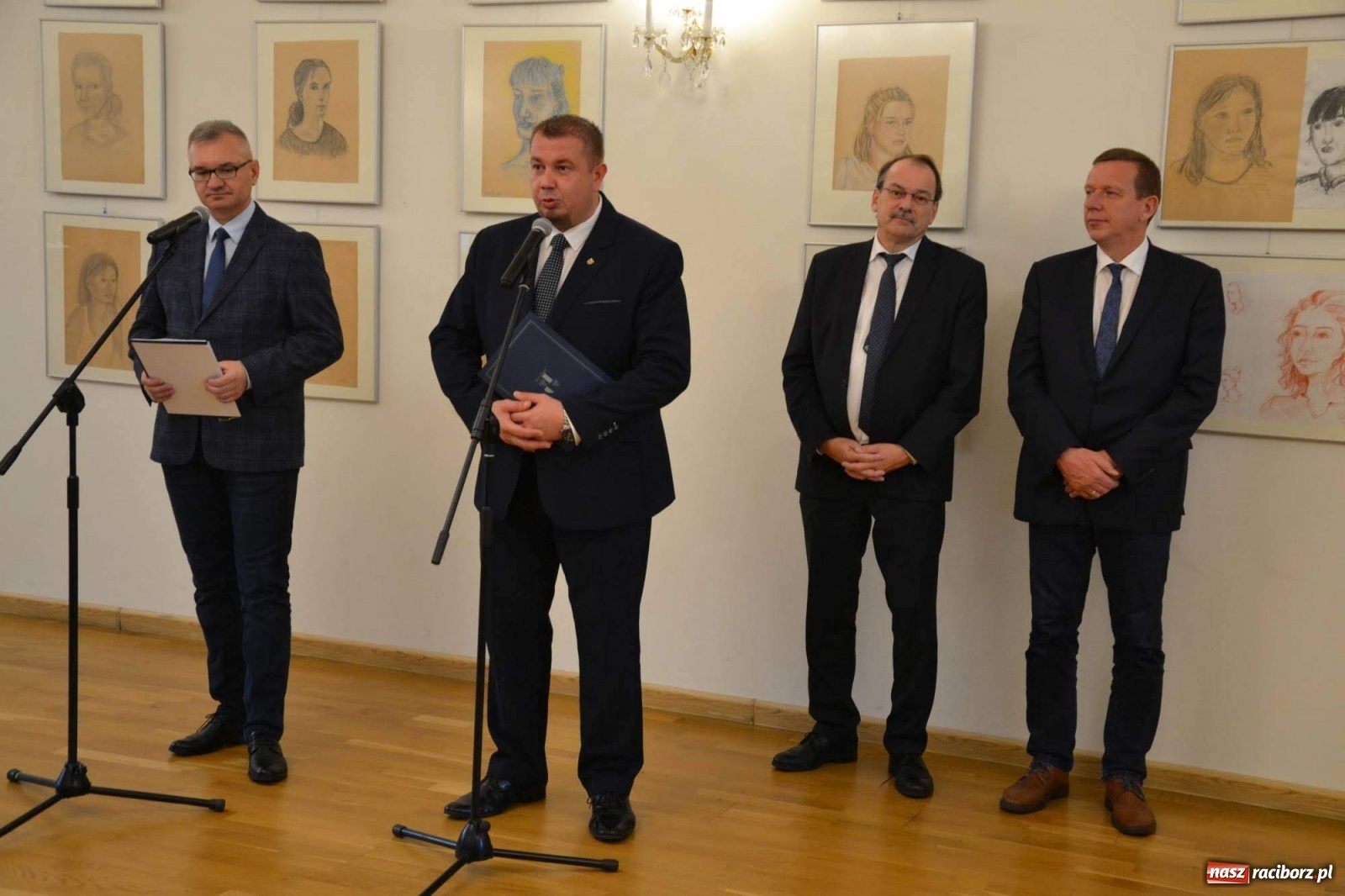 Zdjęcie w galerii na portalu naszraciborz.pl: Młodzieżowy Tydzień Sztuki - wernisaż na Zamku Piastowskim wiadomości z regionu