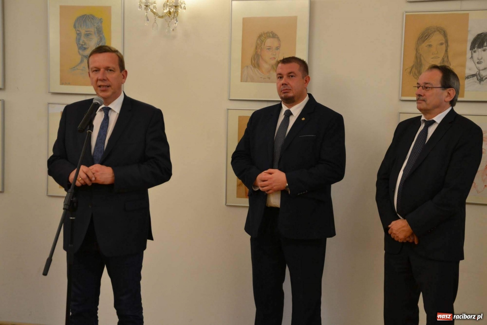 Zdjęcie w galerii na portalu naszraciborz.pl: Młodzieżowy Tydzień Sztuki - wernisaż na Zamku Piastowskim wiadomości z regionu